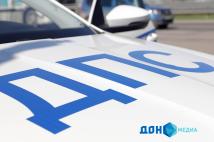 В Ростове пьяный водитель без прав въехал в дерево