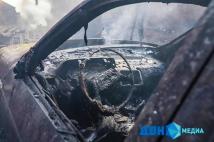 В Батайске сгорели 2 микроавтобуса