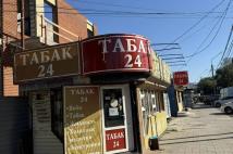 Десятки исков о сносе незаконных ларьков подали в суд власти Батайска