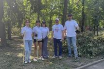 Журналисты «ДОН 24» вышли на субботник в парке Островского