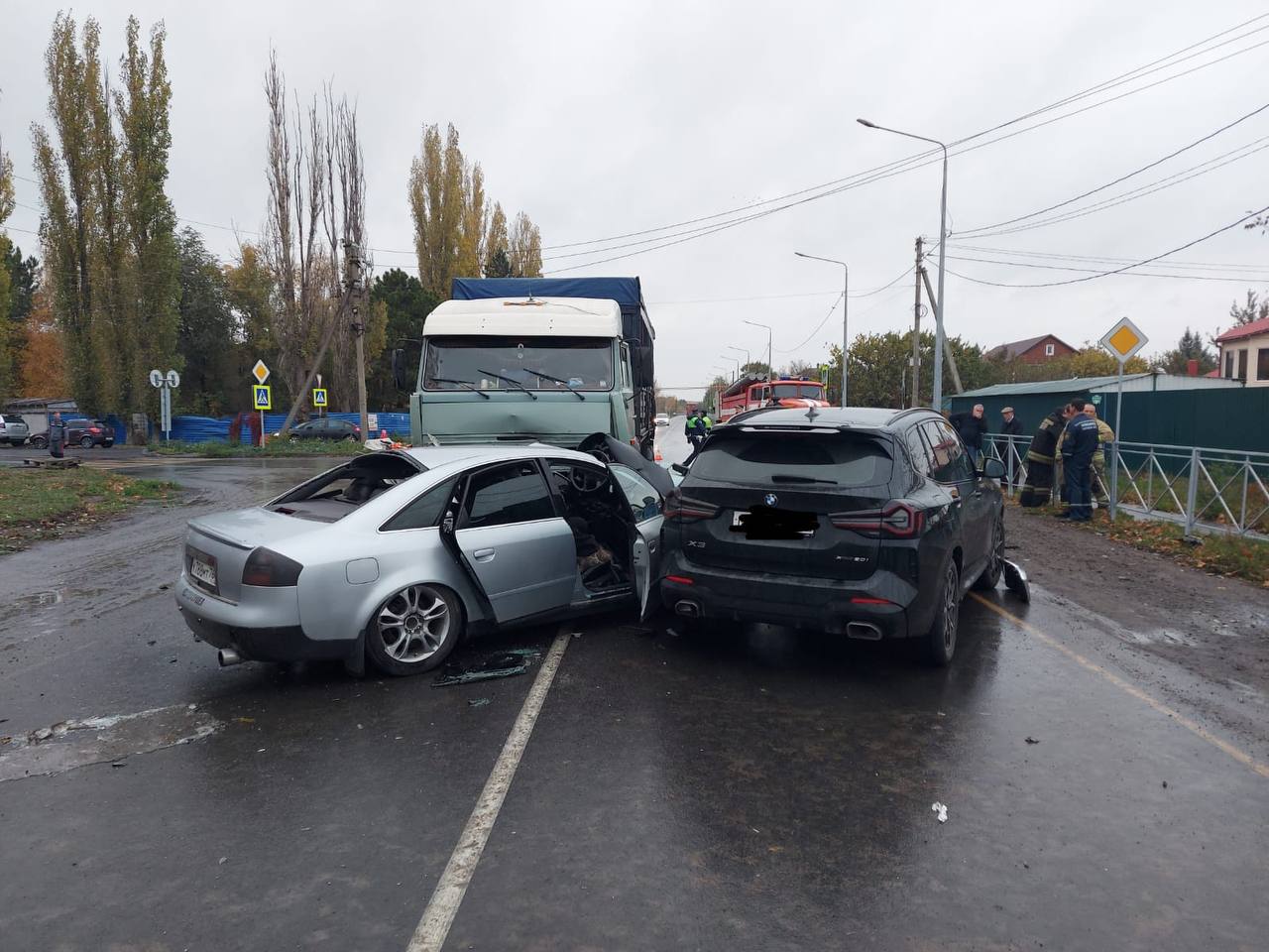 ДОН24 - Погибла, не уступив дорогу: в аварии насмерть разбилась водитель  дорогой иномарки в Азове