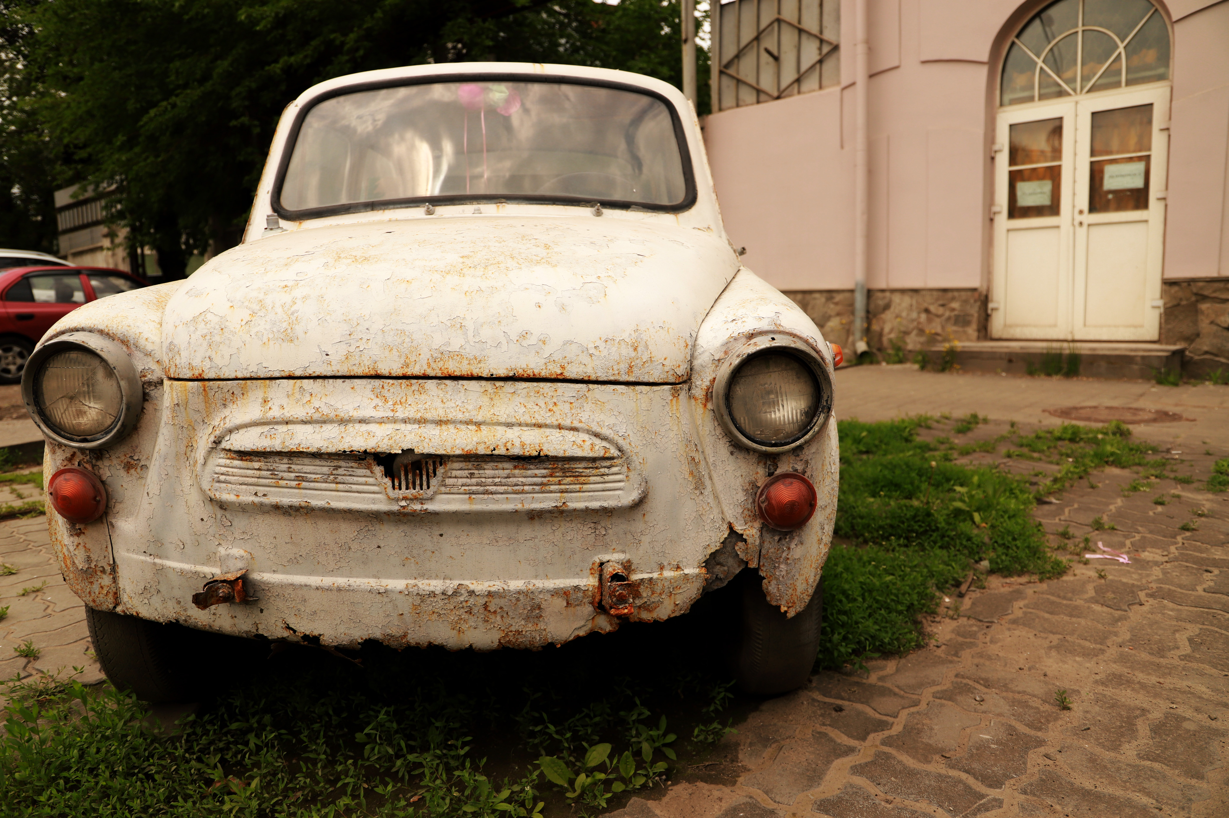 ДОН24 - Администрация Ростова выставила на аукцион старые люксовые  автомобили