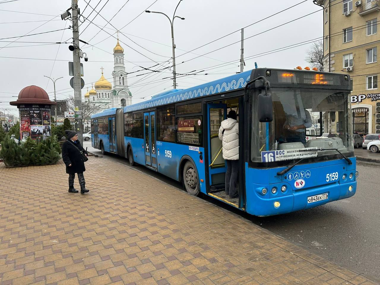 ДОН24 - В Ростове на маршруты вышли первые автобусы-гармошки