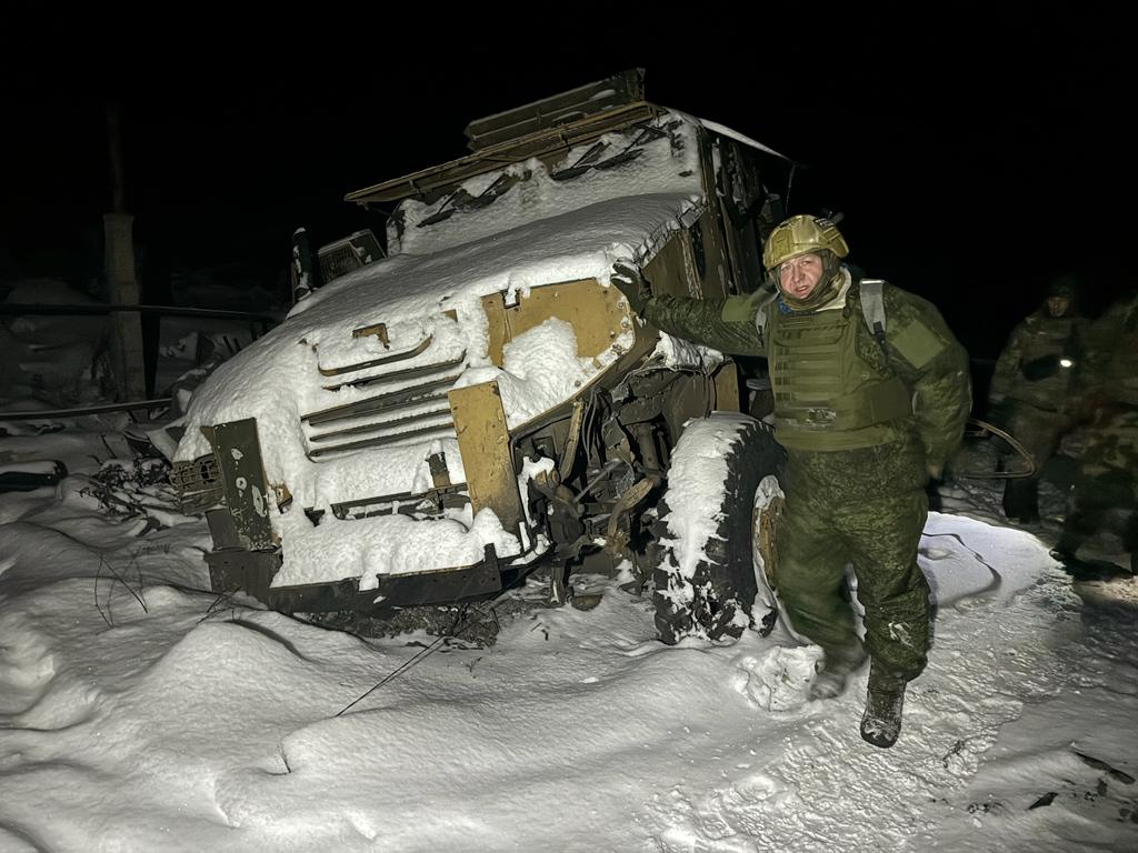 ДОН24 - Три дня под завалом: журналисты «Дон-медиа» узнали подробности  последнего боя рядового Рудакова