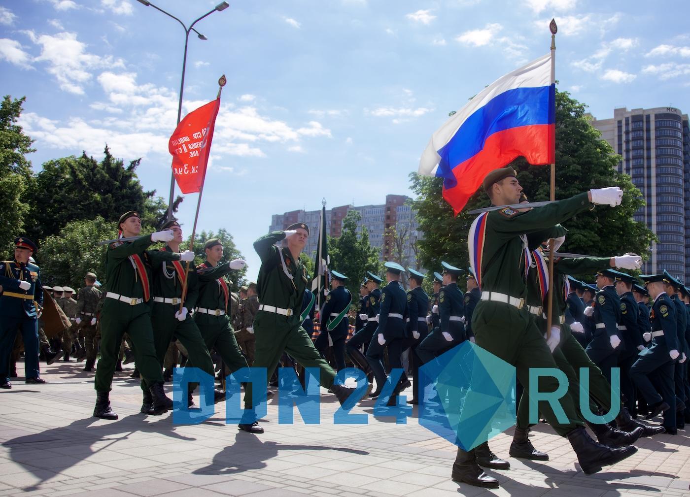 Фоторепортаж: в Ростове на площади Гагарина прошел парад курсантов военных  училищ и вузов | 06.05.2024 | Ростов-на-Дону - БезФормата