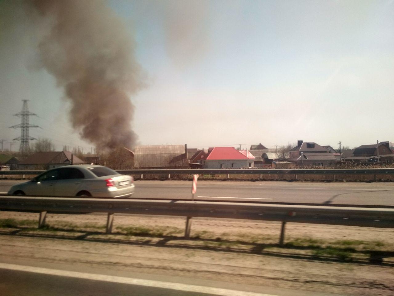 Пожар в батайске сегодня сейчас. Пожар в Койсуге Батайск. Пожар в Батайске. Пожар в Койсуге 2014 Цимлянская. Пожар в Койсуге 2014.