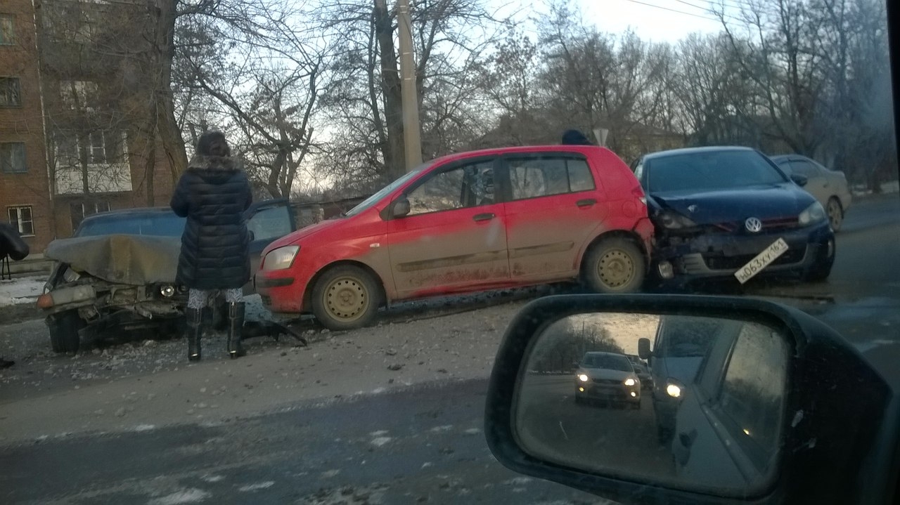 ДТП В Таганроге на транспортной.