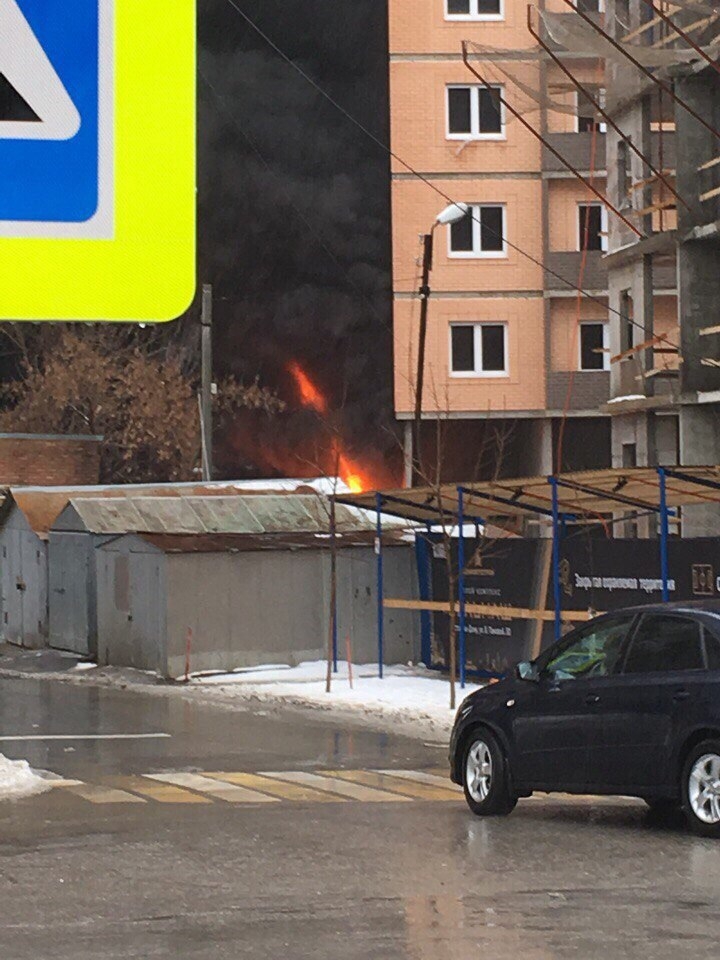 Пожар на Сельмаше в Ростове на Дону. Пожар на Сельмаше в Ростове на Дону сейчас. Темерник пожар. Пожар Темерник Ростов на Дону.