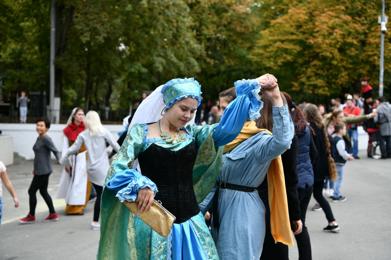 Розенбаум мечи на стол