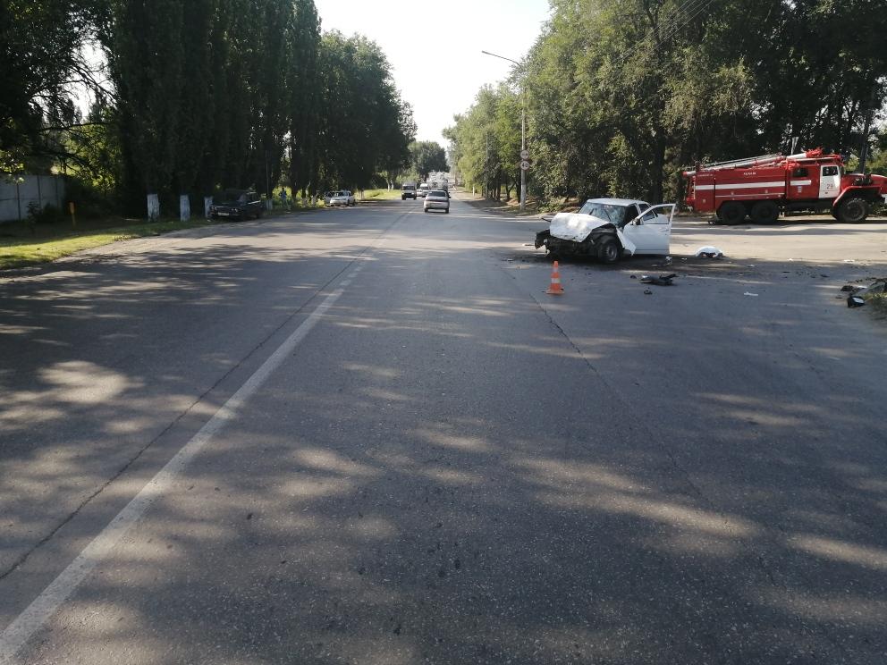 Фото с места аварии в новочеркасске