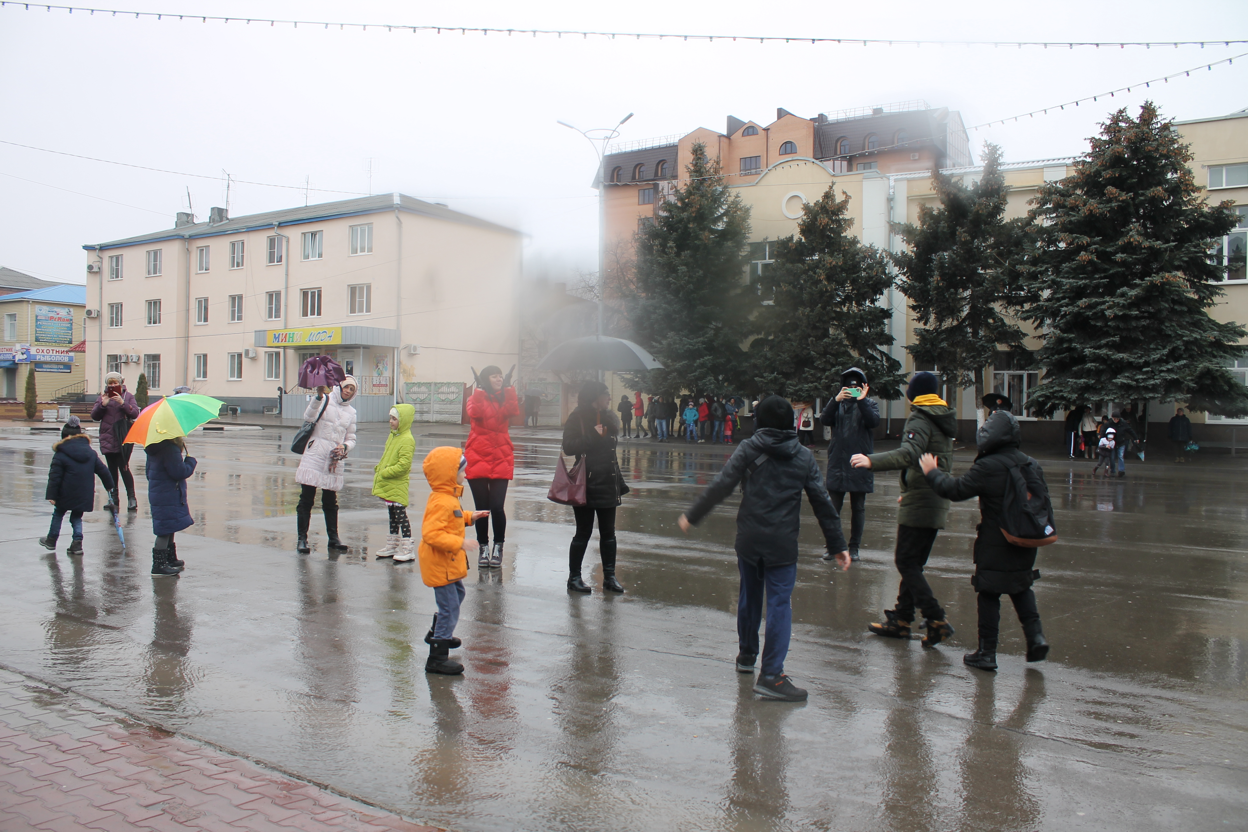 Погода в г сальске ростовской. Погода в Сальске. Сальск. Праздник. Масленица. Сальск дождь. Погода в Сальске на сегодня.