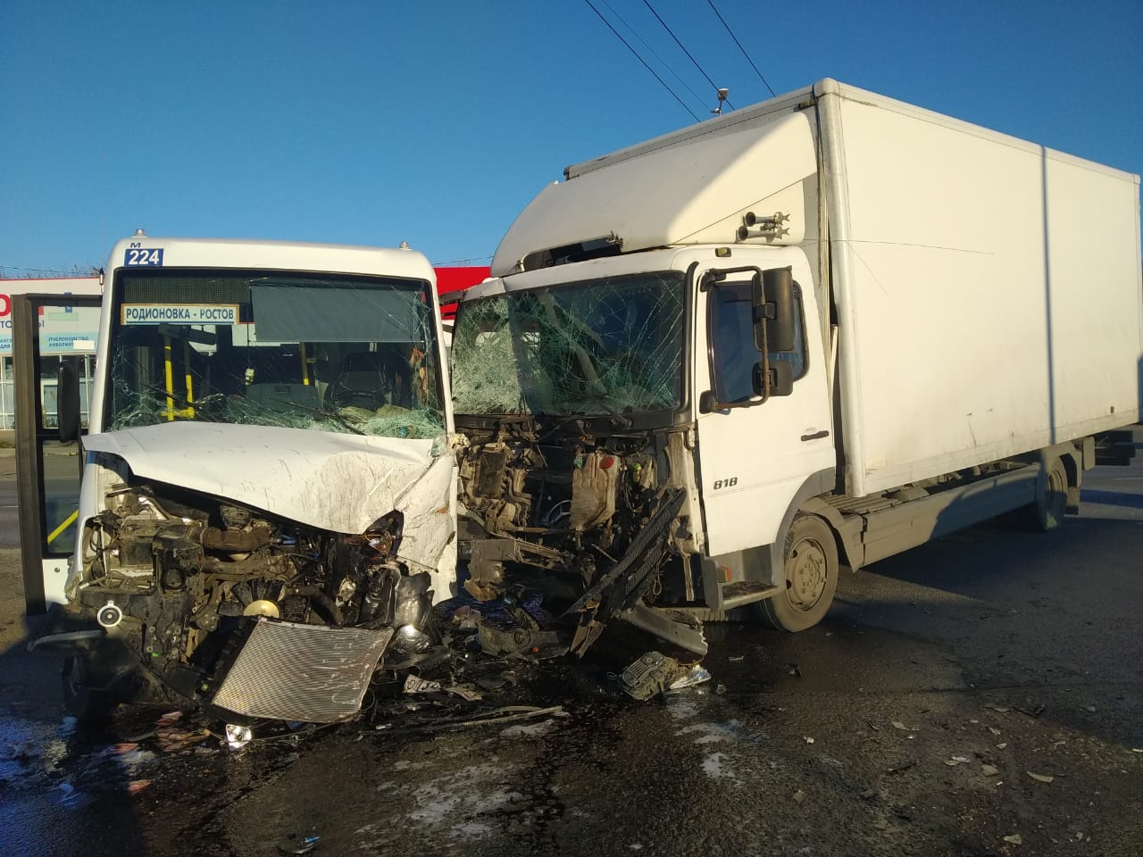 Маршрутки ростова на дону шахты. Авария на трассе Ростов Новошахтинск. Авария фура под Ростовом. Авария под Ростова фура.