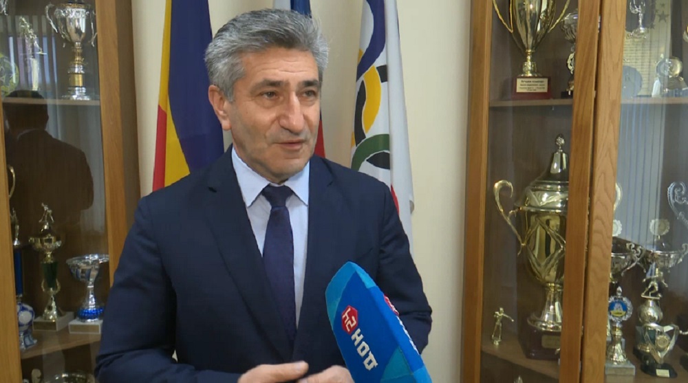 Министр спорта ростовской области. Министр спорта Ростовской области Аракелян. Министр спорта Ростова Аракелян. Аракелян министр по физической культуре и спорту Ростовской области. Самвел Аракелян 14 школа пос Пятигорский.