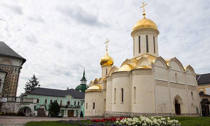 Сергиев Посад Белокаменный Троицкий собор