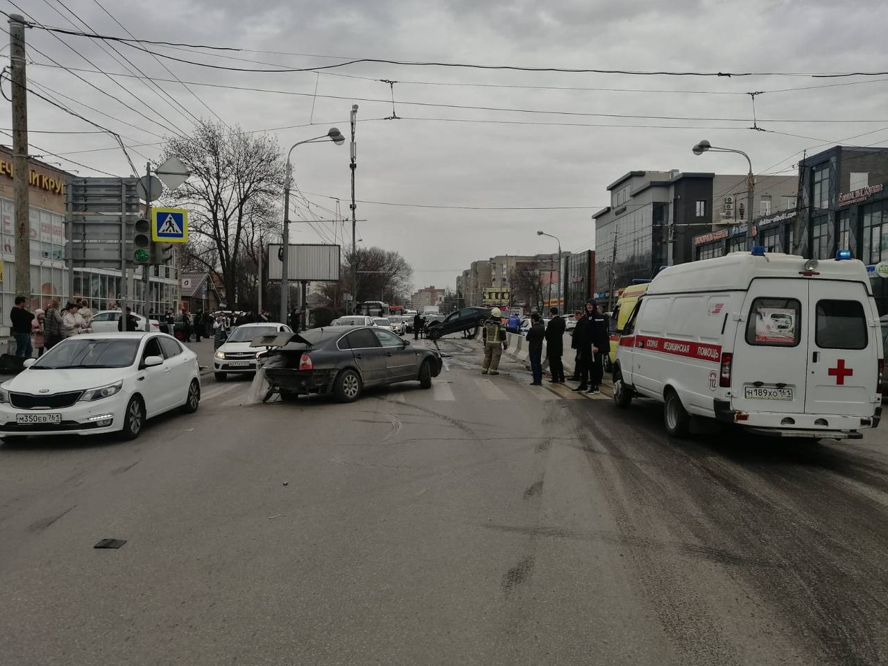 Водитель получил тяжелые травмы в ДТП в Ростове на проспекте Стачки |  01.04.2022 | Ростов-на-Дону - БезФормата