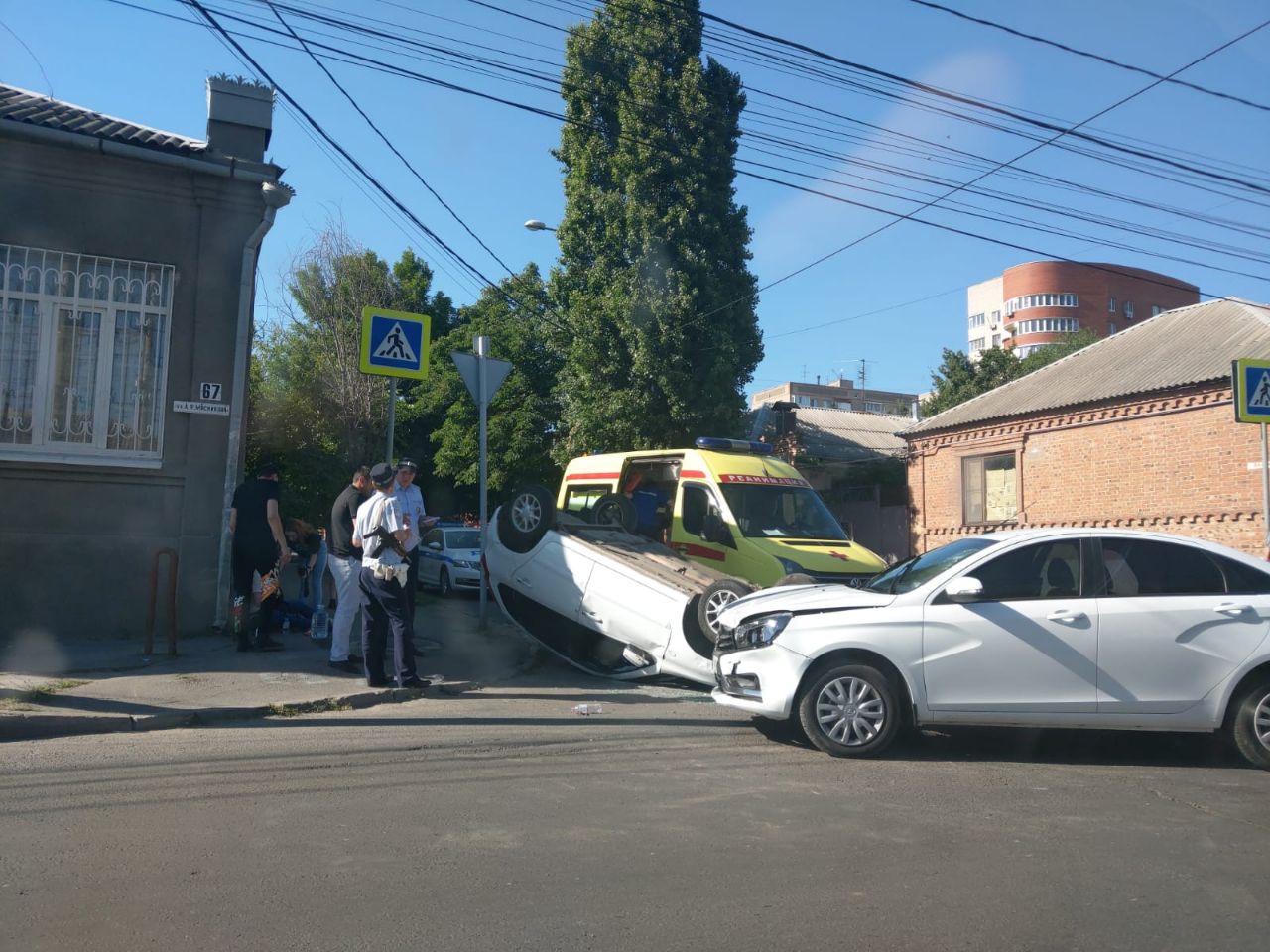 Залом на крыше после дтп