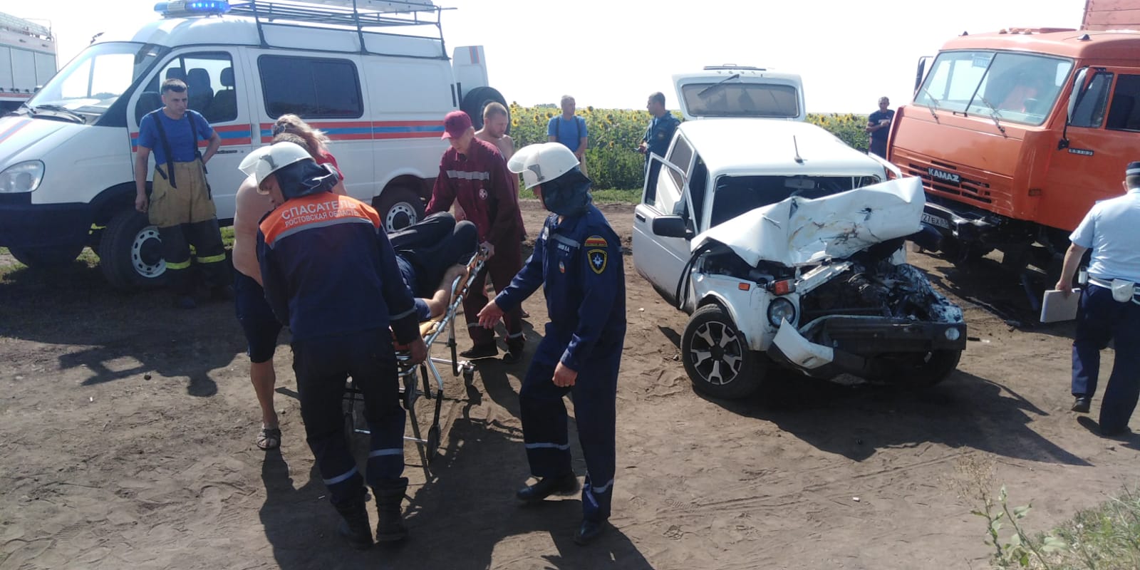 ДОН24 - 17-летний водитель и его пассажир пострадали в ДТП с грузовиком в  Ростовской области