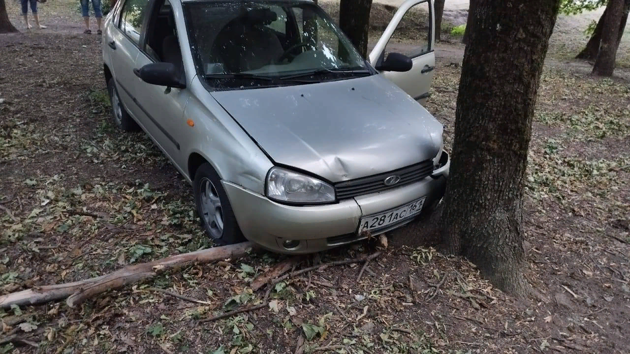 ДОН24 - В Ворошиловском районе Ростова нашли автомобиль с трупом водителя  внутри