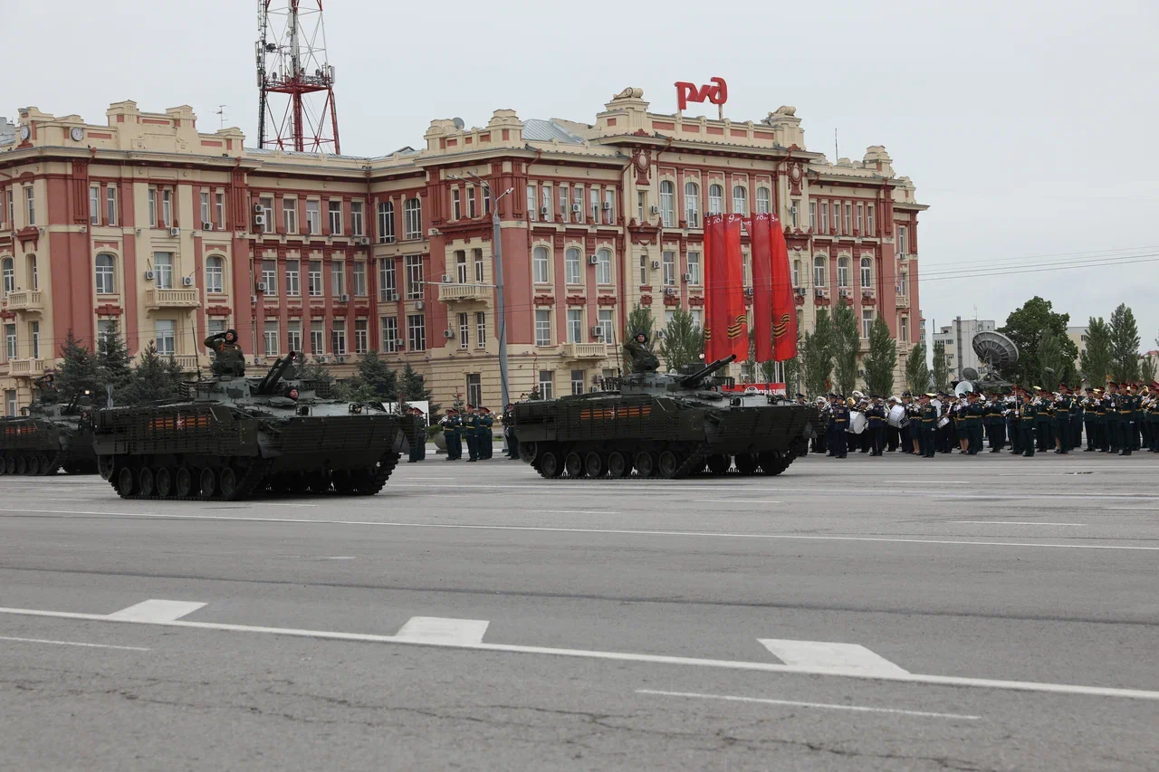 ДОН24 - На параде в Ростове показали систему ПВО для уничтожения  беспилотников