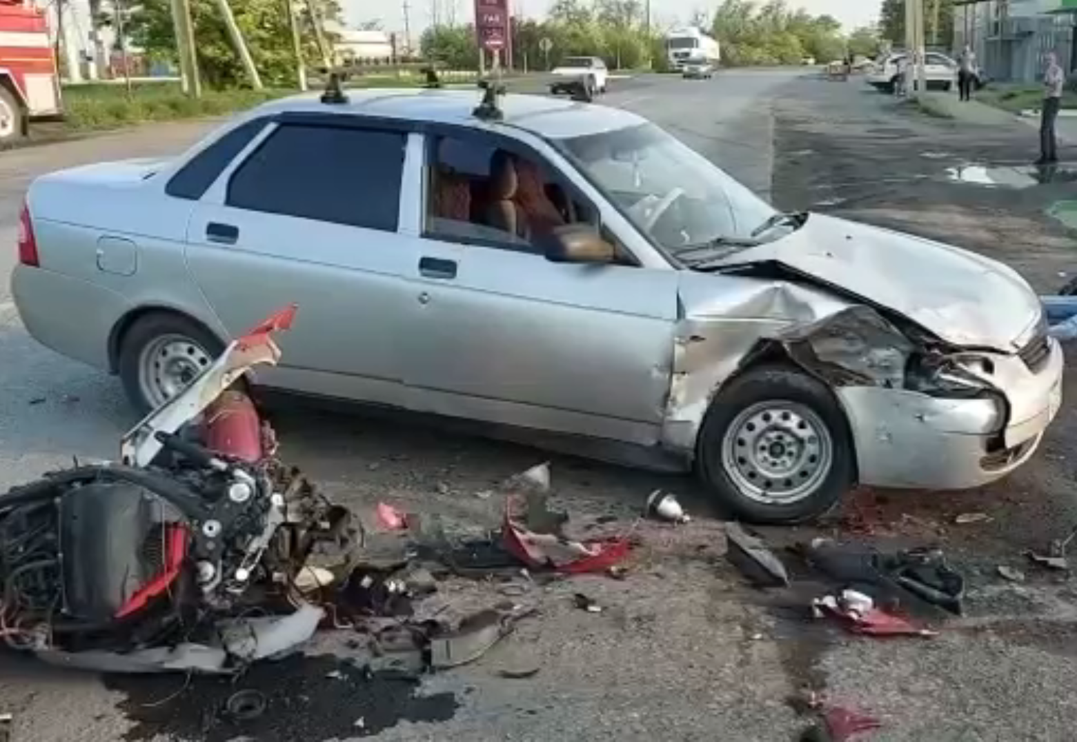 ДОН24 - Мотоциклист разбился насмерть в страшном ДТП на трассе Азов -  Староминская