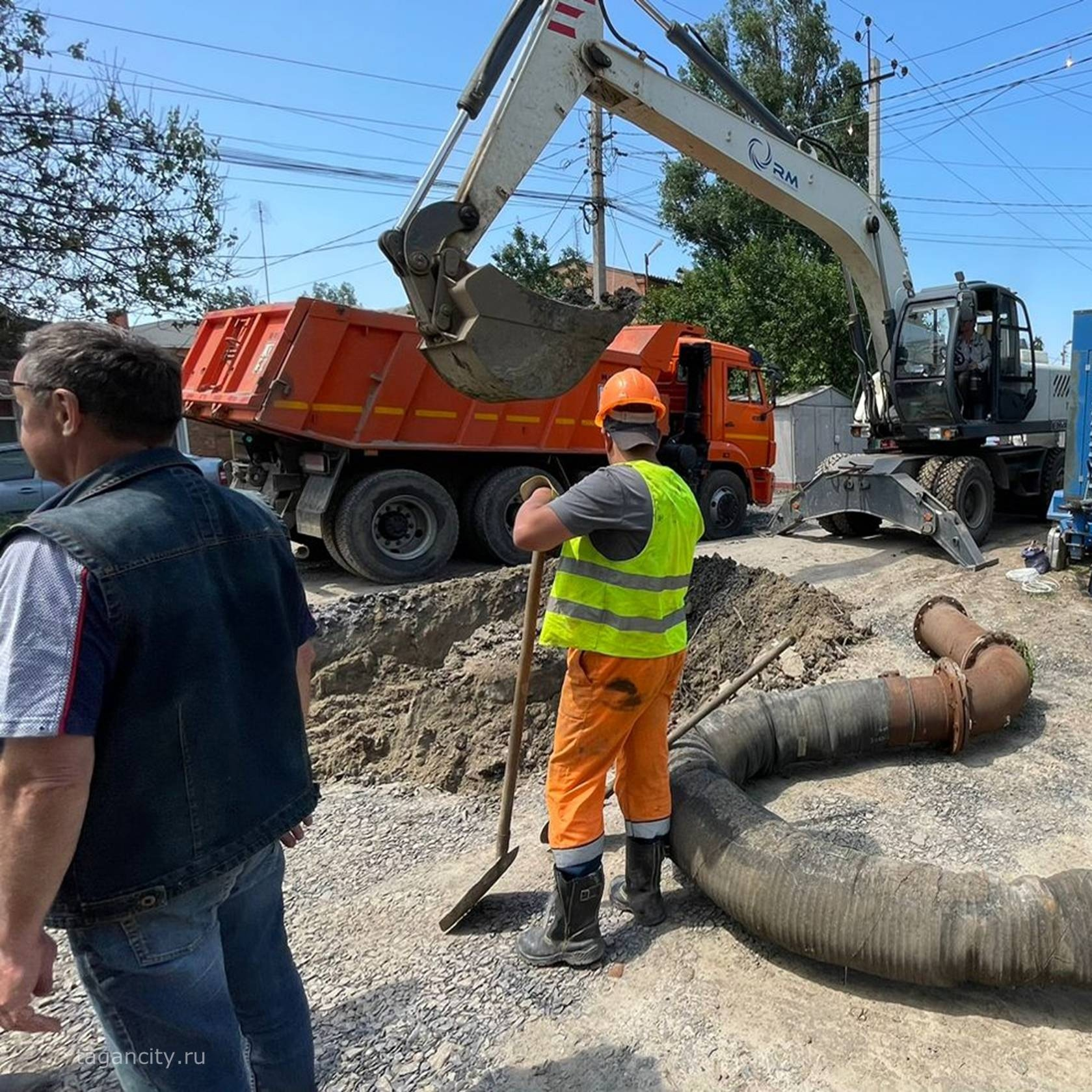 ДОН24 - В Таганроге из-за аварии на главном самотечном коллекторе без воды  остались жители 16 улиц