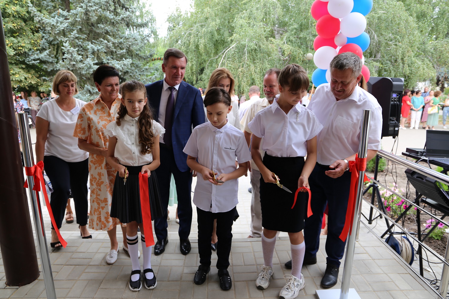 ДОН24 - В слободе Кашары открыли библиотеки для детей и взрослых