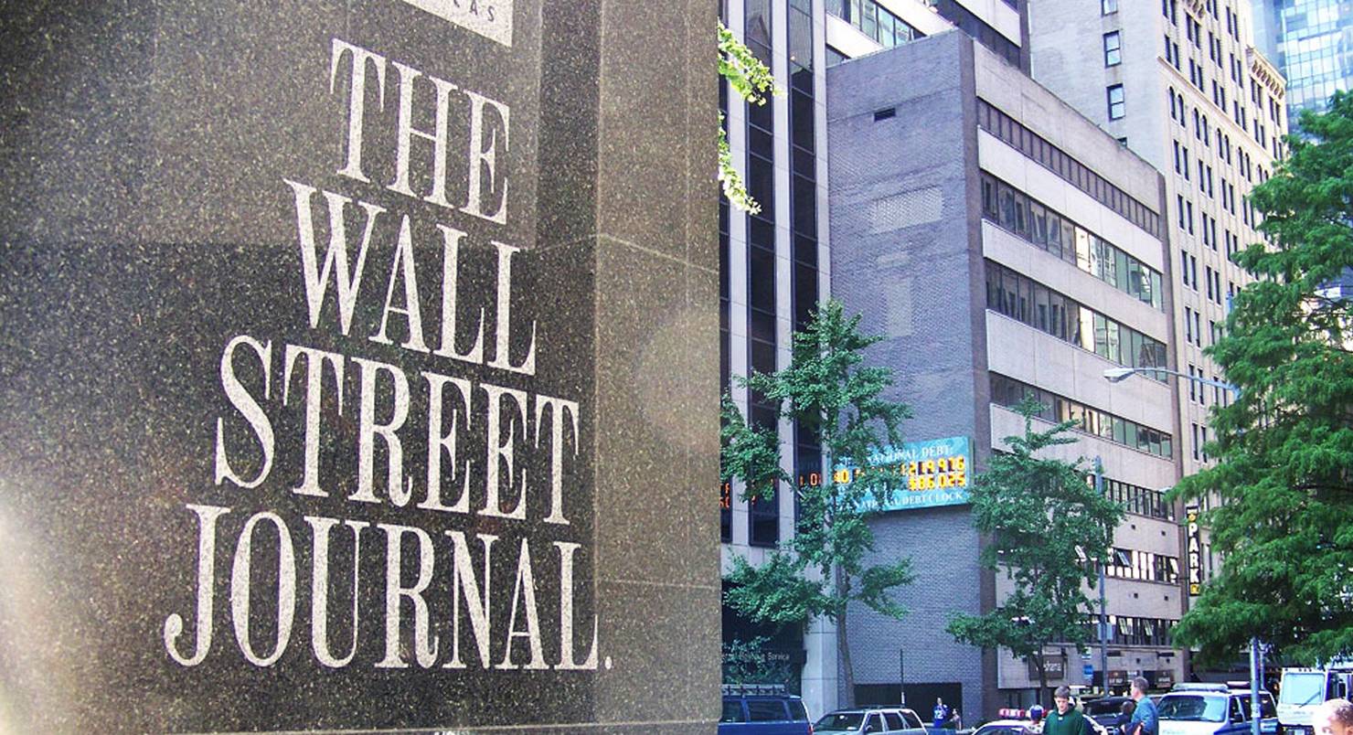 The wall street journal. Уолл-стрит Джорнэл. The Wall Street Journal фото. Wall Street newspaper. Wall Street Magazine.