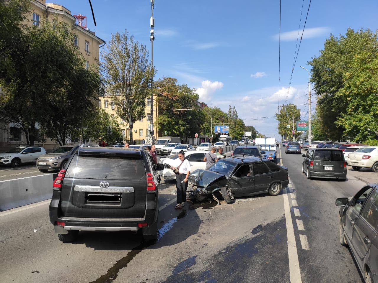 ДОН24 - «Паровоз» из 4 машин собрало ДТП на проспекте Нагибина в  Ростове-на-Дону